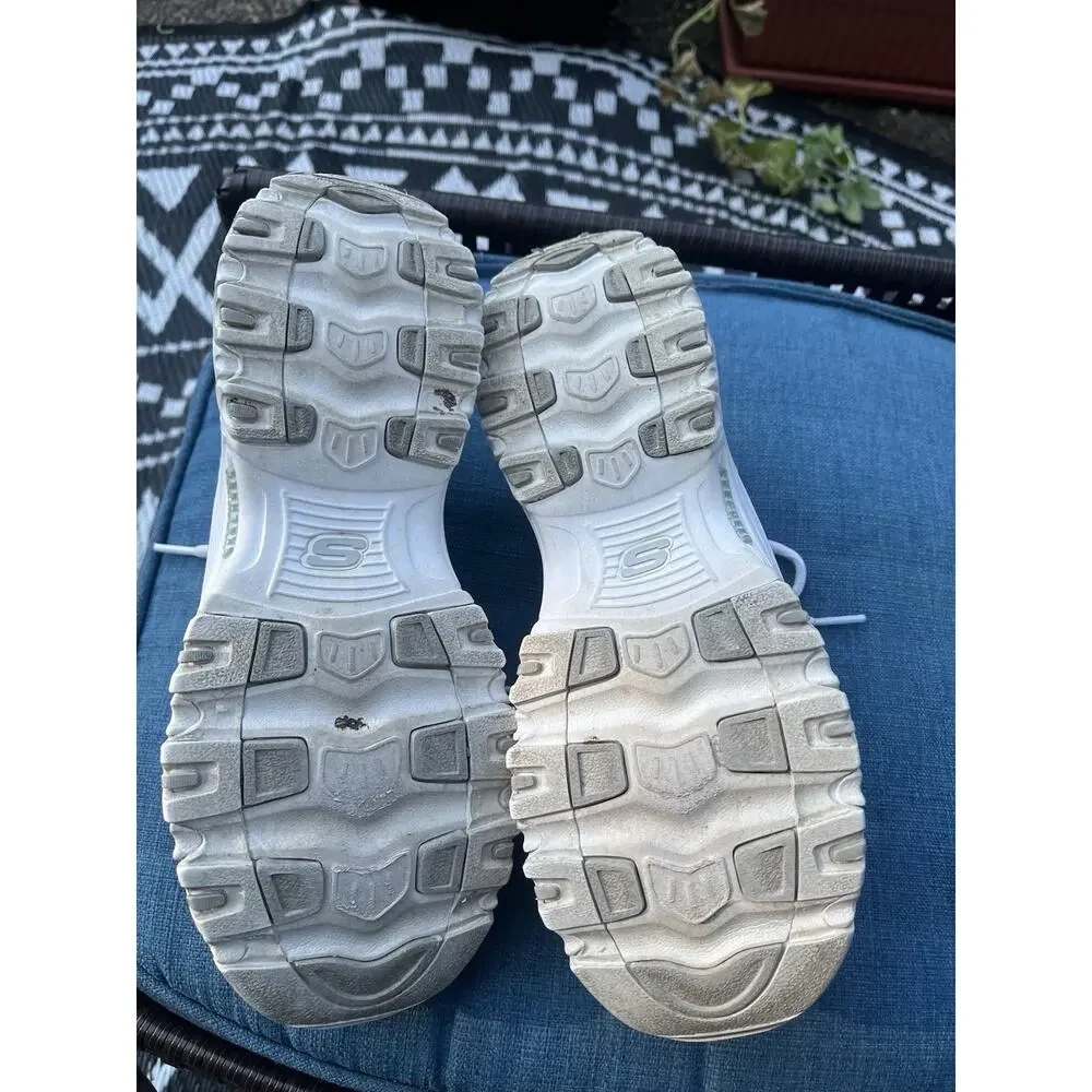 Skecher’s D’Lites Air Cooled Memory Foam Sneakers Size 9.5